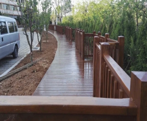 防腐木栈道