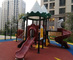 幼儿滑梯
